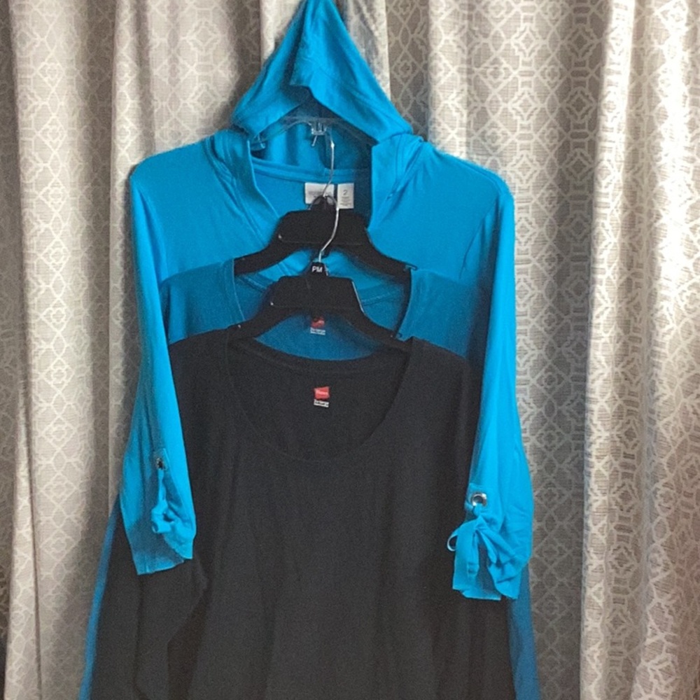 Chico's hooded 3/4 sleeve Blue with tie up and 2 Long Sleeve Hanes Ts 3 pc bundl